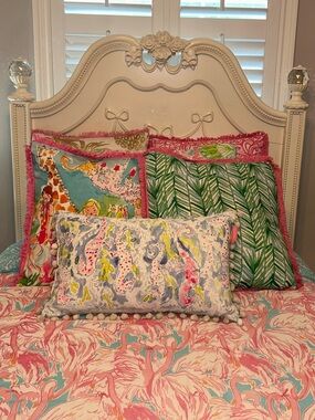 Lilly Pulitzer seahorse-patterned decorative reversible lumbar pillow 20x12
